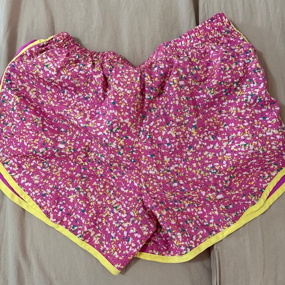 Nike dry fit shorts - Picture 3 of 3